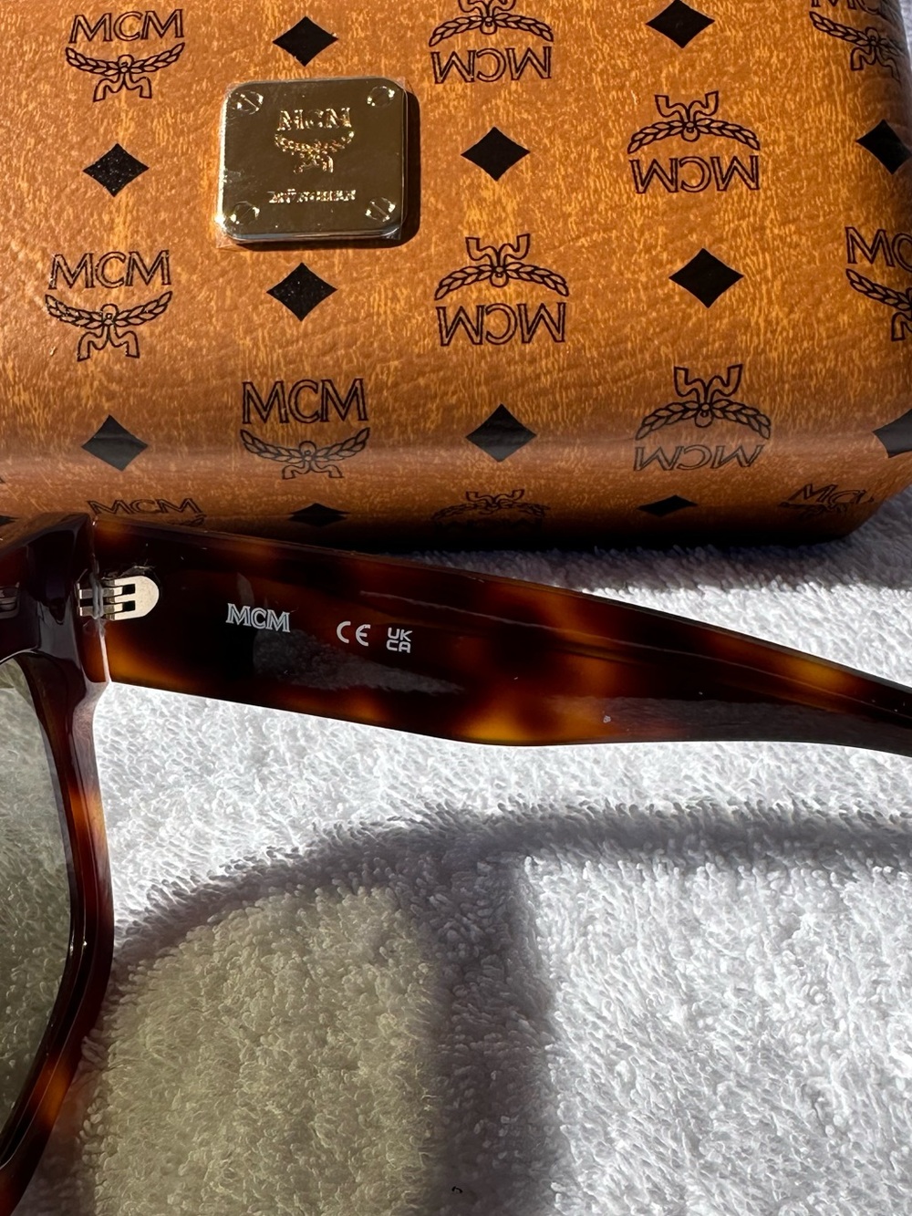 Full Inclusion MCM Havana Tortoiseshell Sunglasses - Authenticated by Poizon - Picture 10 of 13